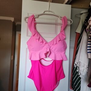 Cupshe Pink Ruffled One Piece Swimsuit